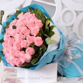 33 Pink Roses Bouquet